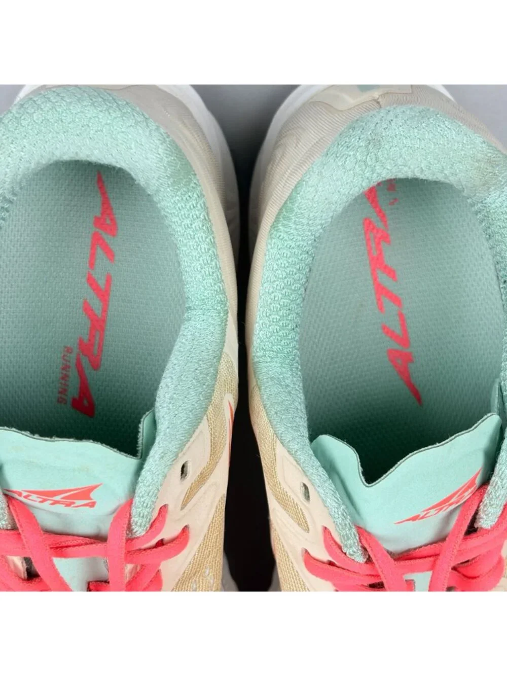 Altra Torin 5 Athletic Running Shoes Womens 9 Beige Coral Green Low Top Lace Up